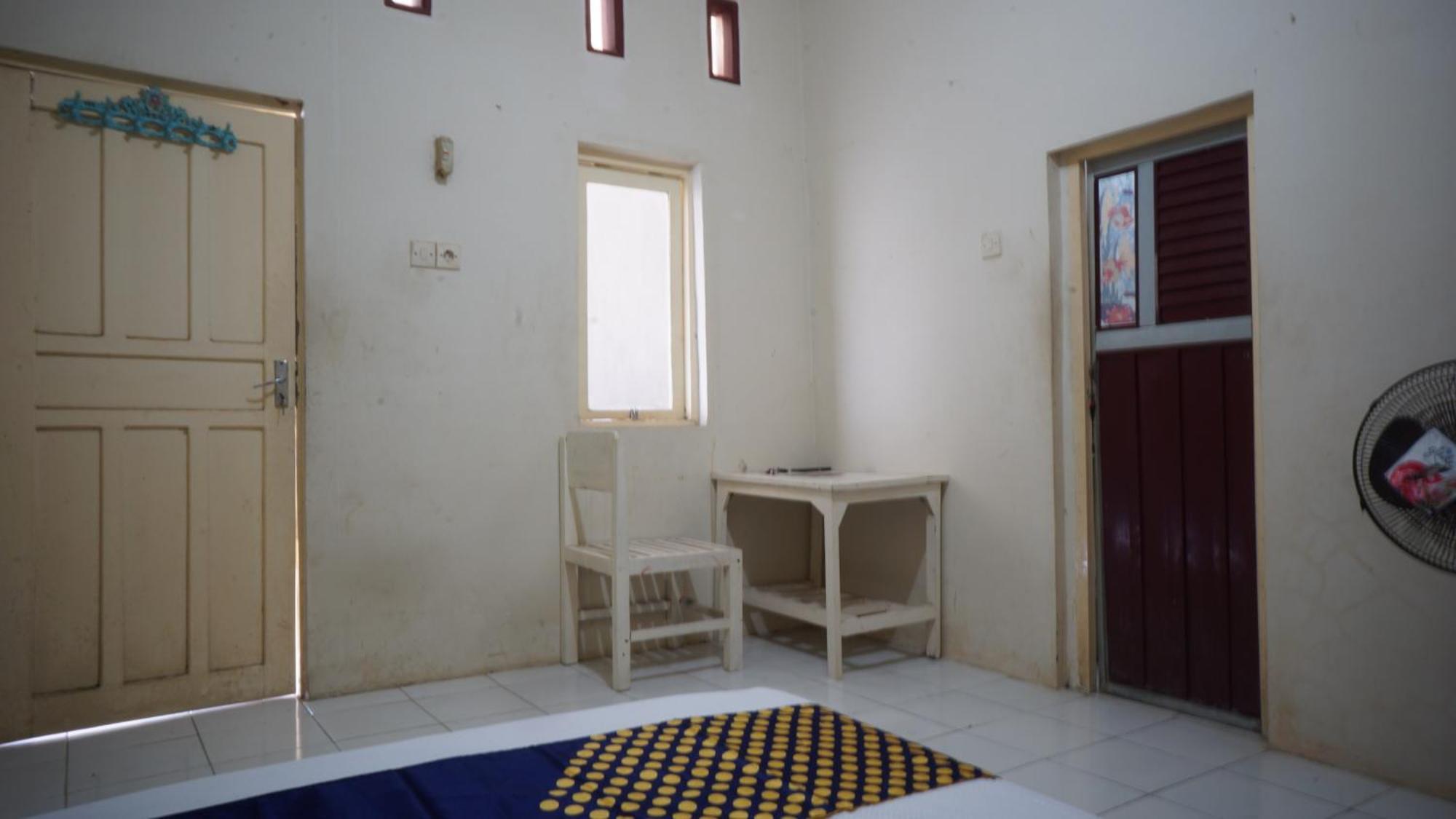Spot On 92860 Hunian 99 Hotel Banyuwangi  Buitenkant foto